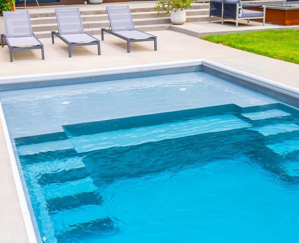 Imagine Pools_Freedomwith Splash Pad30_Storm Grey_USA_2020-1